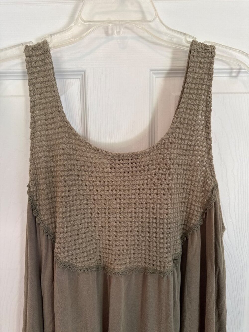 Vici Waffle Knit Olive Green Boho Tunic Tank Top Size Medium - Picture 7 of 7